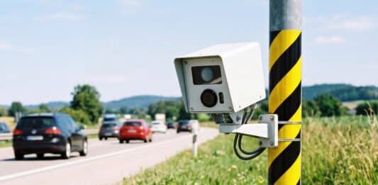 Autovelox, come verificare se la multa è valida con il nuovo decreto autovelox