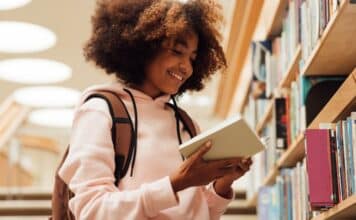 Libri scolastici, rincari fino al 2,3%: dove risparmiare davvero