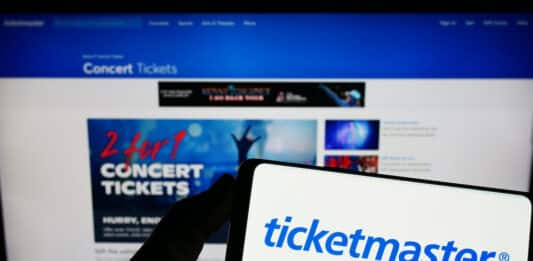Biglietti solo digitali? Tra commissioni e rivendite le piattaforme aumentano gli incassi