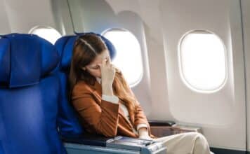 Jet lag, la melatonina può aiutare a ridurne gli effetti. Ecco quando va presa jet lag