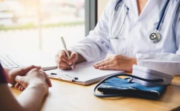Malattia e certificato medico, l’Inps copre anche il giorno precedente (ma solo in alcuni casi)