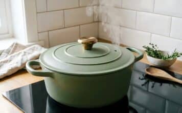 Casseruole in ghisa o alluminio, Il test francese promuove Staub e boccia Ikea casseruola, cocotte, casseruole