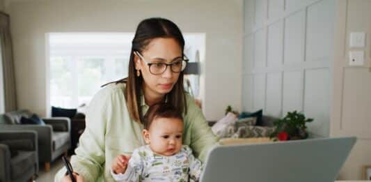 Bonus mamme 2026, al via le domande: fino a 720 euro per le lavoratrici madri bonus mamme
