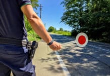 Nuovo codice della strada: multe ridotte, via obbligo di libretto e limiti d’età più alti multe