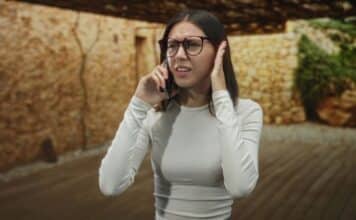 Cellulari, Cassazione: i produttori devono informare sui rischi delle onde