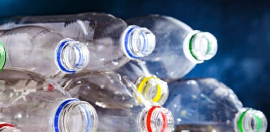 Plastica riciclata? Così Coca-Cola, Nestlé e Danone cambieranno le etichette